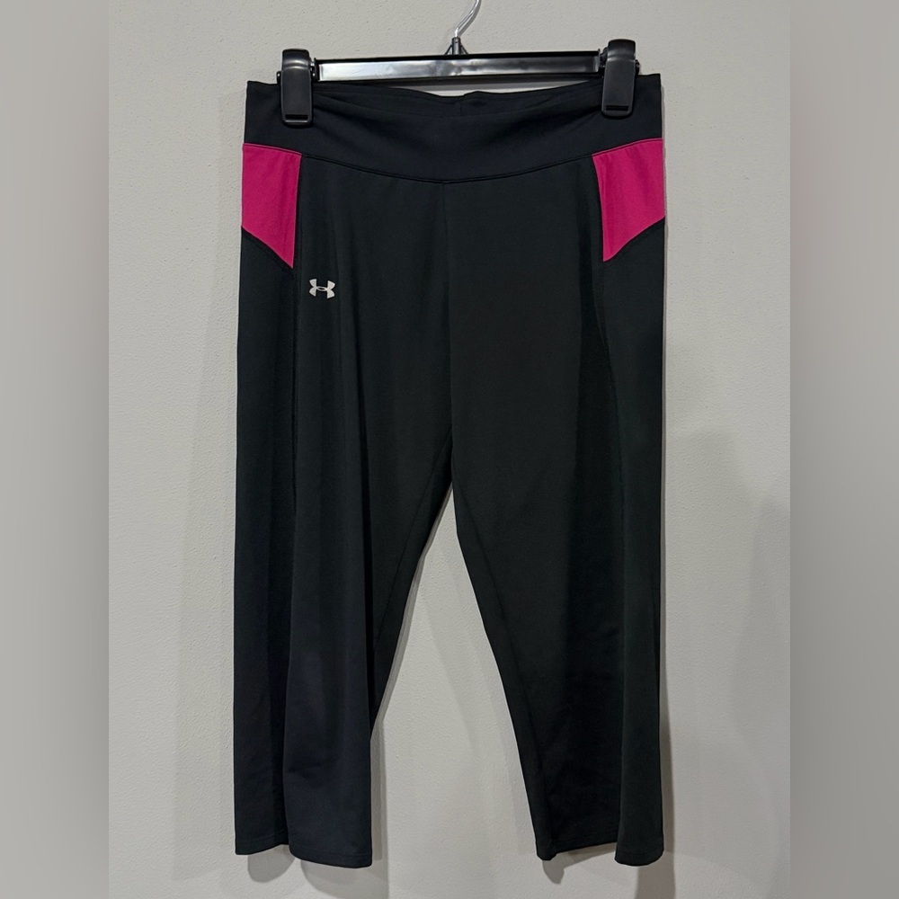 Under Armour AllSeasonGear Capri Leggings - Black/Pink - Size SM